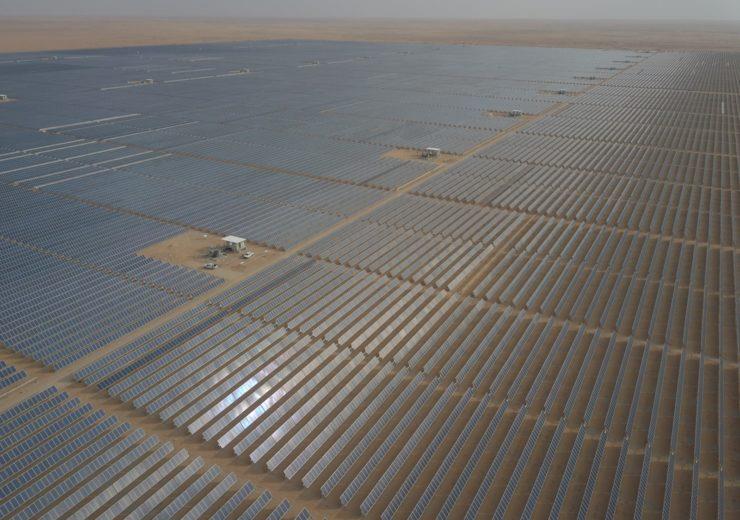ACWA Fais fab ua rau muaj zog li 300MW Sakaka hnub ci cog rau hauv Saudi Arabia ACWA Power energises 300MW Sakaka solar plant in Saudi Arabia