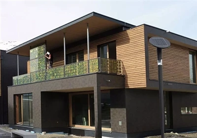 Hnub ci balconies yog booming nyob rau hauv lub teb chaws Yelemees. Nov yog y...
